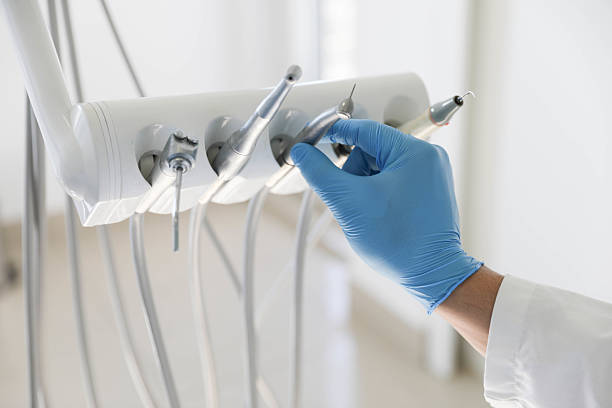 Professional Emergency Dentist technician working in Cockrell Hill, TX